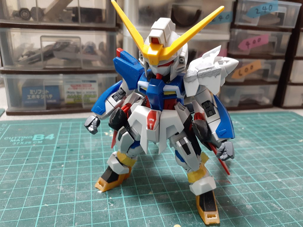 肩とフロントアーマーとアンクルガードをスクラッチスリッパをシュバルツリッターの物に交換ツインドライブ(コーンスラスター)はダブルオーダイバーの物を使用