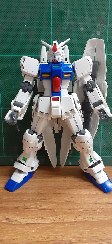 素組の状態。目立つところに合わせ目が目立ちます。