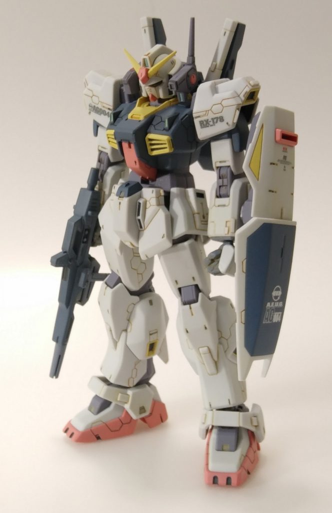 首と腰の延長。足の軸位置変更点で簡易的なS字立ち工作をしています。