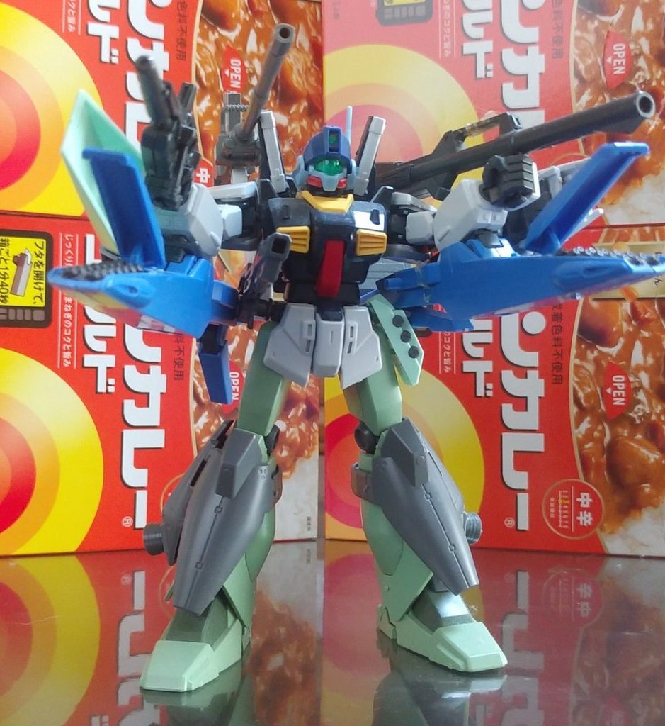 フルアーマーァァァァァ！フルアーマーといってもFAユニコーンやアストレアタイプFフルウェポンのような増加装甲ではなく増加装備です｡手持ちのビームライフル以外すべて実弾兵器でミサイル､グレネードは41発すべて斉射可能です｡これに追加で腰部にハイパーバズーカをもう一つつけられますがGディフェンサーのユニットに干渉してしまいます…  