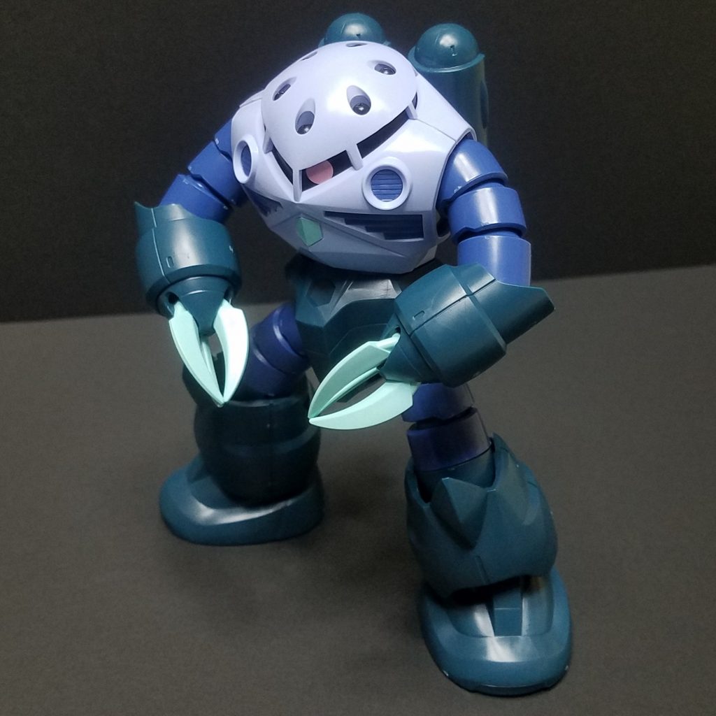 ビーム兵器搭載してるし媒体によっては宇宙でも動いてるので実質ゲルググ。