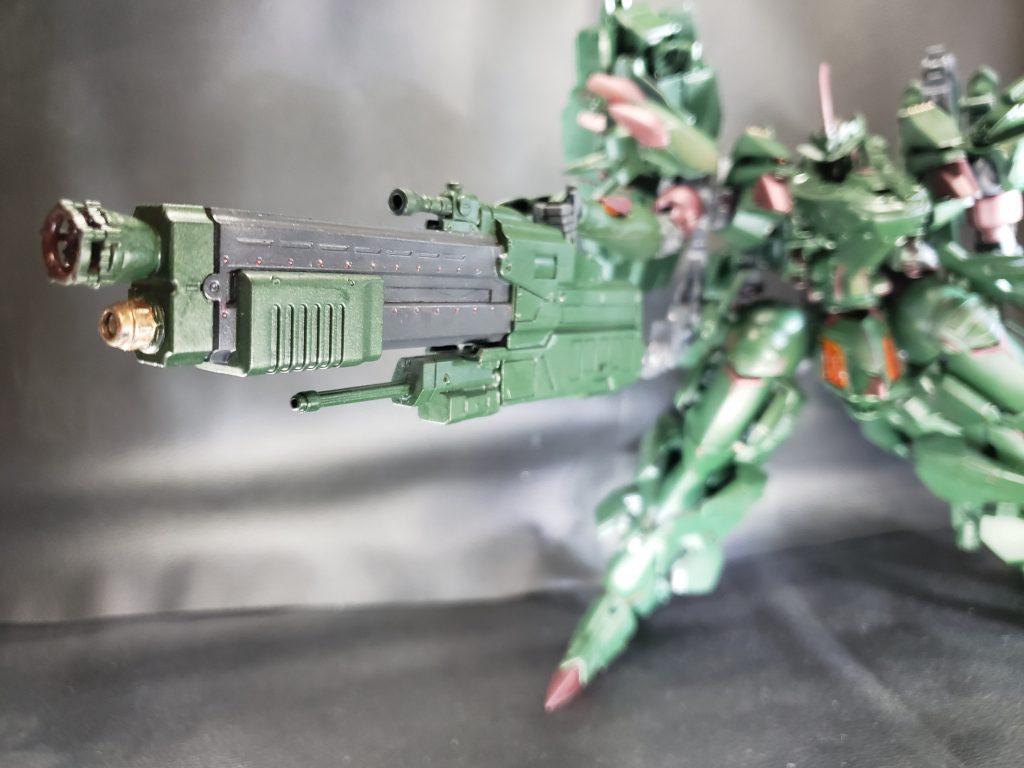 右手武器:重マシンショットガン