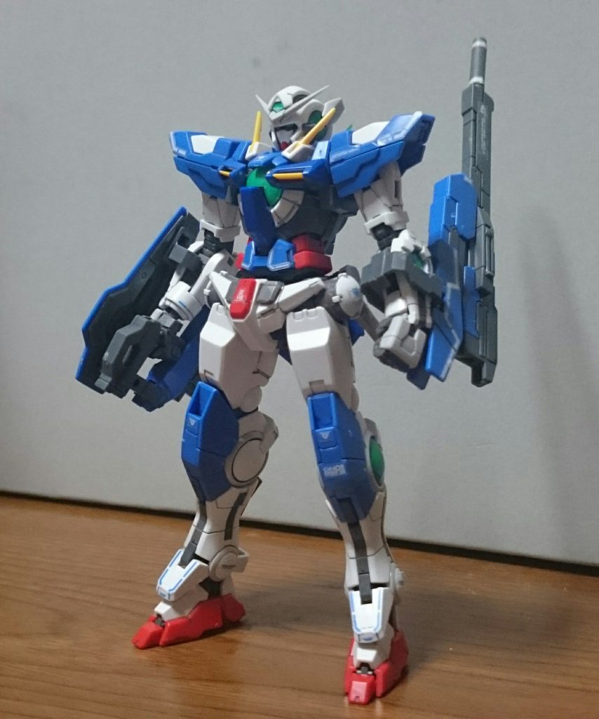 ・ガンダムエクシアリペアIIIリアリスティックデカールはメタリック系のものは未使用、ライン状のものやマーク、文字のもののみを使用してるっス。各部のコンデンサもリアリスティックデカールは使わず、というかクリアパーツ裏をホワイトで塗装してるっス