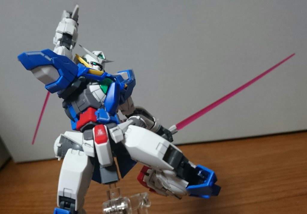 ・GNビームサーベル/GNビームダガーエクシアから変わらず。