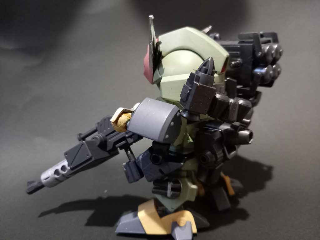 パステルグリーン　ロンドングレー　ブラックグレー　ダークサンド　赤系は色々調色