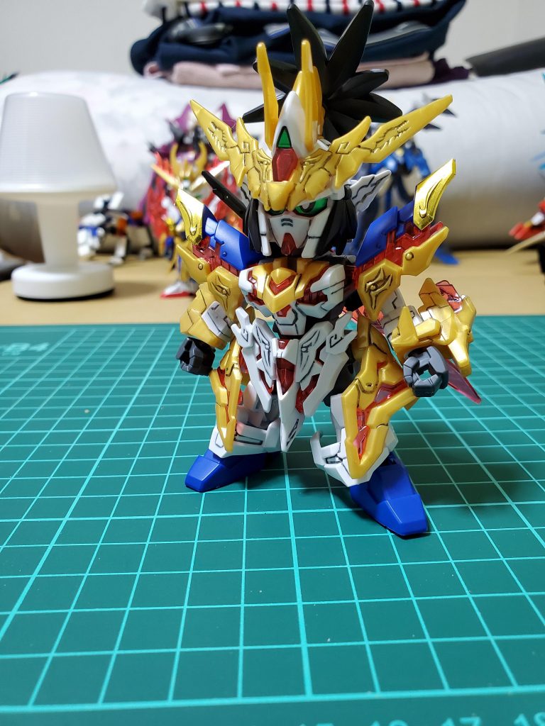 正面ショット思ったよりも細身の体型でびっくりしました