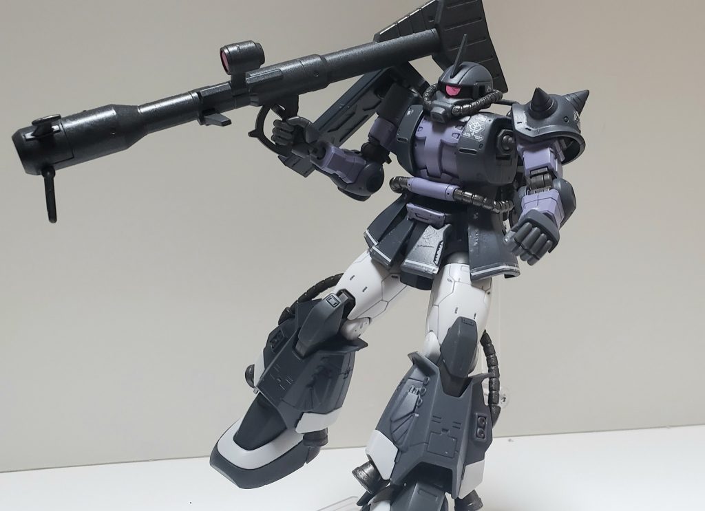 同封のシール使って、目は大きくしました。ザクはちょっと悪役顔寄りが好きです。