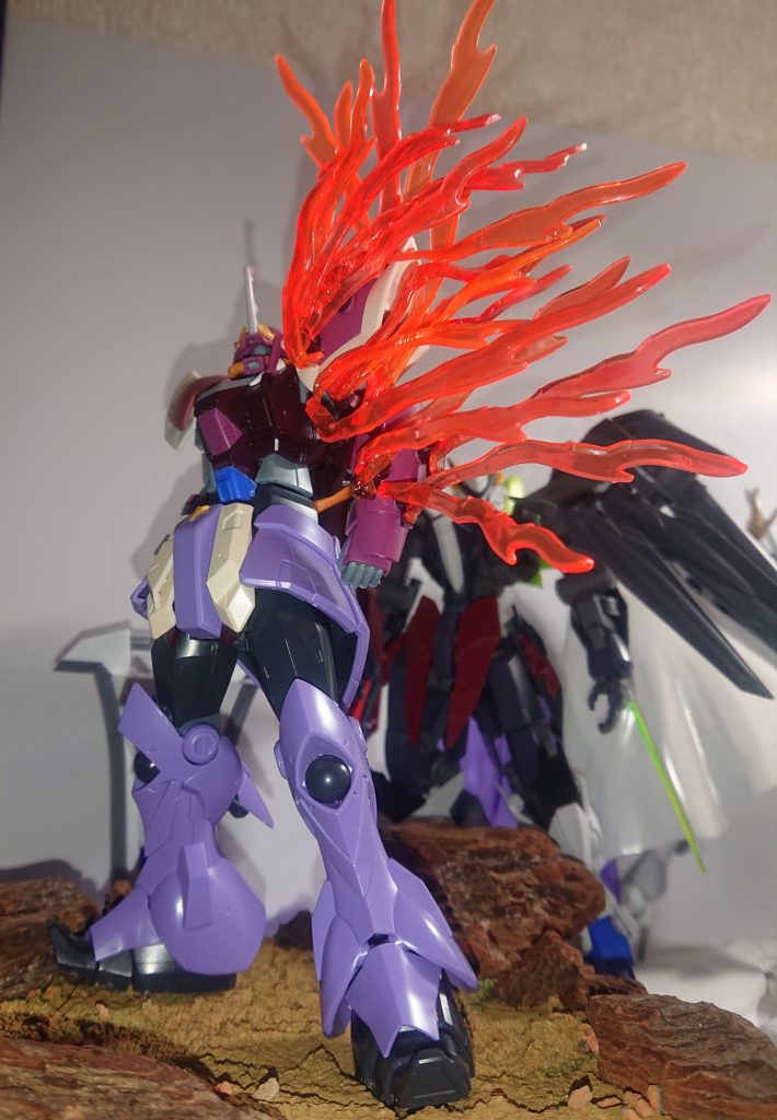 塗装前、ポージング検討など。ジオラマは模型仲間の方に教えて頂きました😌壁材、ウッドチップ等を使用してます。