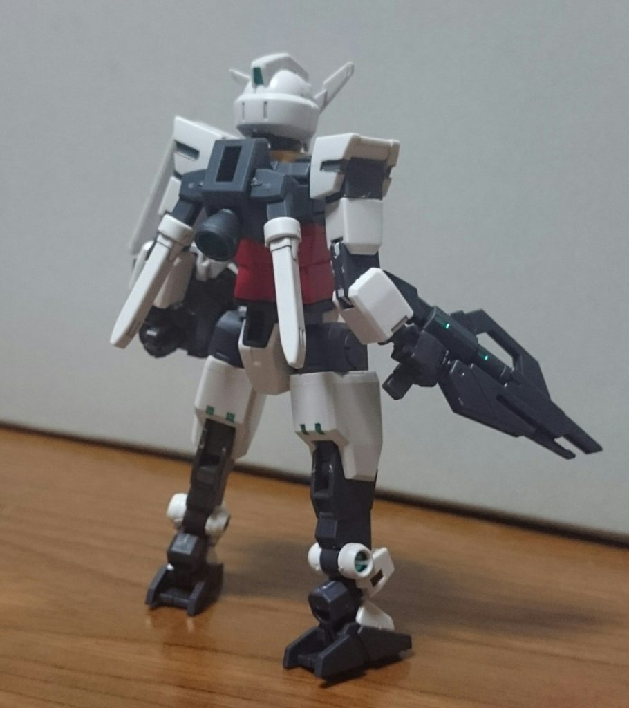 ・背面好みでコアシールドと肘関節の一部をホワイトで塗装