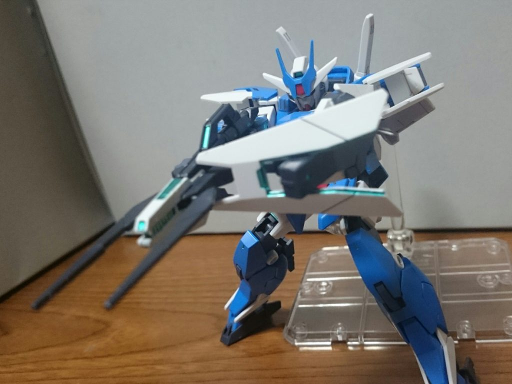 ・チャージショットシールドの白いパーツを深く折り畳むために接続はすこし浅めに