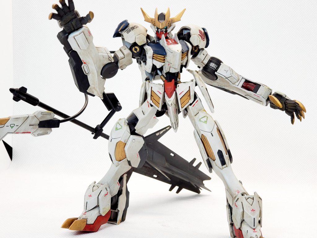 アームの保持力はかなり高めです