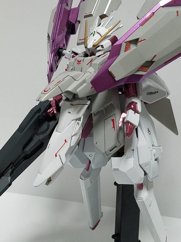 機体前面への装甲追加。テスト機なので、機体色を少し変更。