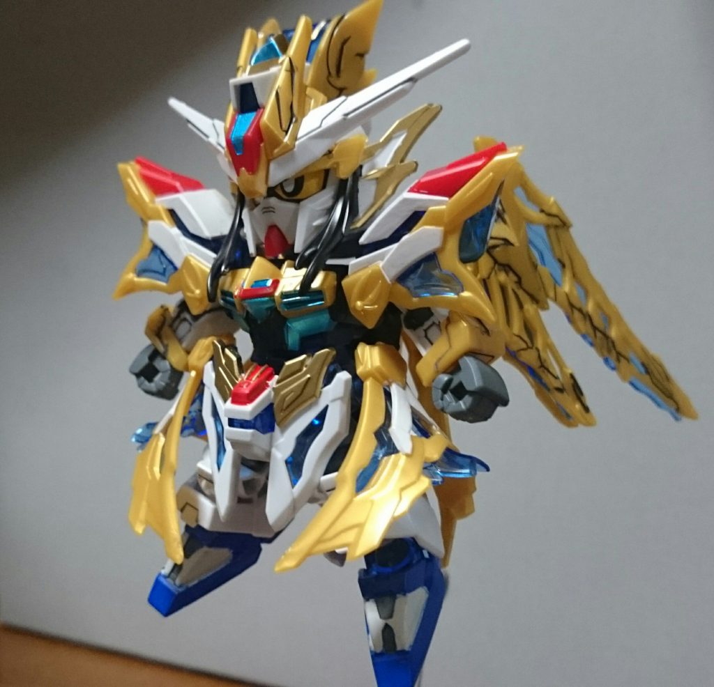 ・諸葛亮フリーダムガンダム「三国伝」ではリ・ガズィ及びνガンダムが演者だった諸葛亮孔明。今作ではフリーダムが演者スね。塗装箇所は……・ゴールド…耳、後頭部、フロントアーマー、リアアーマー、バックパック・ホワイト……肩、爪先、下半身装飾・メタブルー……アンテナ基部、後頭部、胸部、リアアーマー・グレー……肘関節、爪先・レッド……フロントアーマー・ブルー……腹部、爪先爪先のブルーはクリアパーツなんスけど、見本作例をみる限りでは普通のブルーなので塗装