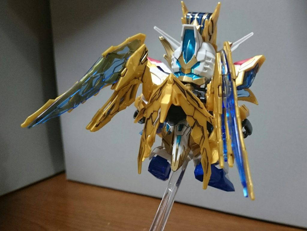 ・背面・ムーンメモリバックパックはデバイスとなり、ムーンメモリを挿入出来るっス。……見えないけど。