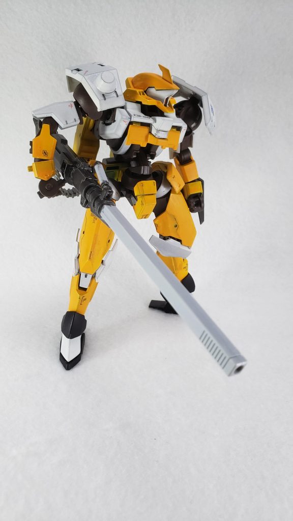 オプションセット付属の長距離レールガンも製作しました。灰色部分は成型色のままです。