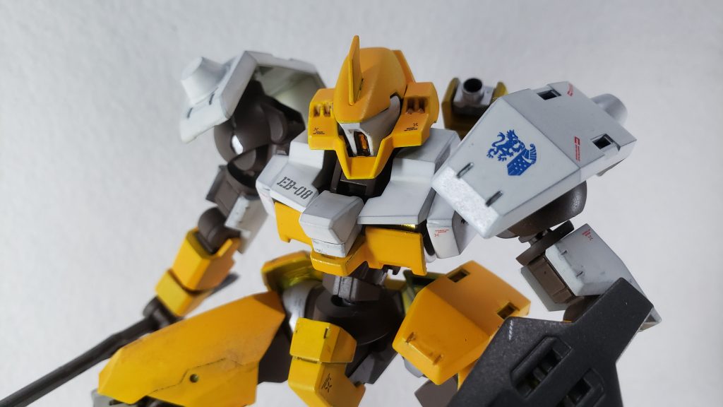 ＜妄想インスト＞マキ・コハグラギャラルホルンにて一小隊を預かるパイロット。技術者の両親を持ち、本人もパイロットとしての標準以上の知識を持つ。脳天気なほど明るい口調を崩さない一方で強さに対しては非常にストイックであり、常に鍛錬を欠かさない姿勢から部下の信頼も厚い。専用カラーのレギンレイズはシンプルにパワーを重視したセッティングが施されており、太刀とガントレットによる守備型の接近戦を得意とする。マクギリス・ファリド事件でも前線守備を担当し大いに活躍するも、敵ガンダムフレームの手数に抗しきれず大破。機体は失われたがパイロットはかろうじて生還した。