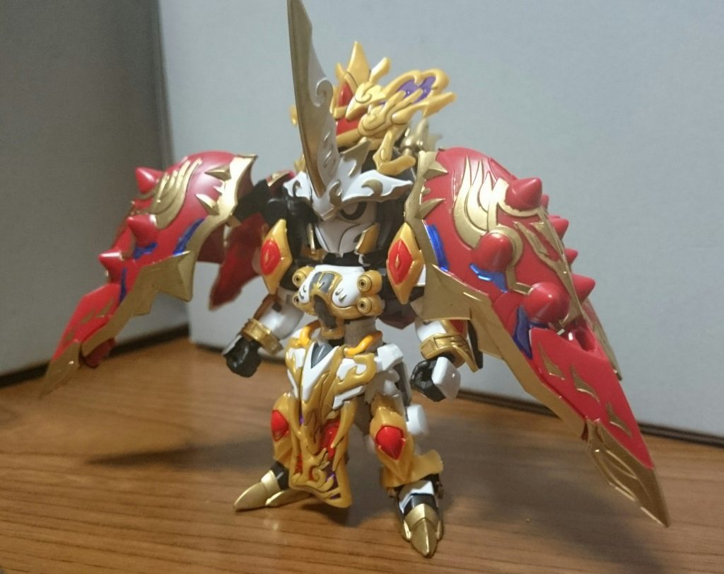 「三国伝」ではキュベレイが演者だった貂蝉。今作ではクシャトリヤが演者スね。三国創傑伝のキットは総じて共通フレームがあるんスけど、貂蝉は今までのフレームとは別に、新しいフレームが使われてるっス。女性系キットだからスかね?塗装箇所は…すごく多めでした…塗装だけで休日が丸半日潰れたっス…… ・レッド……頭部装飾、肩、前腕、フロント/リアアーマー、膝・ゴールド……頭部前面のアンテナ、上腕、手首(内側)、大腿部、脚部デバイス、脹ら脛、足首から下、バインダー、ナイチンゲールヘッド・ホワイト……腹部、肩、手の甲、フロントアーマー(極一部)、足首から下、足の付け根・グレー……肘関節、脹ら脛スラスター・メタバイオレット……バインダー