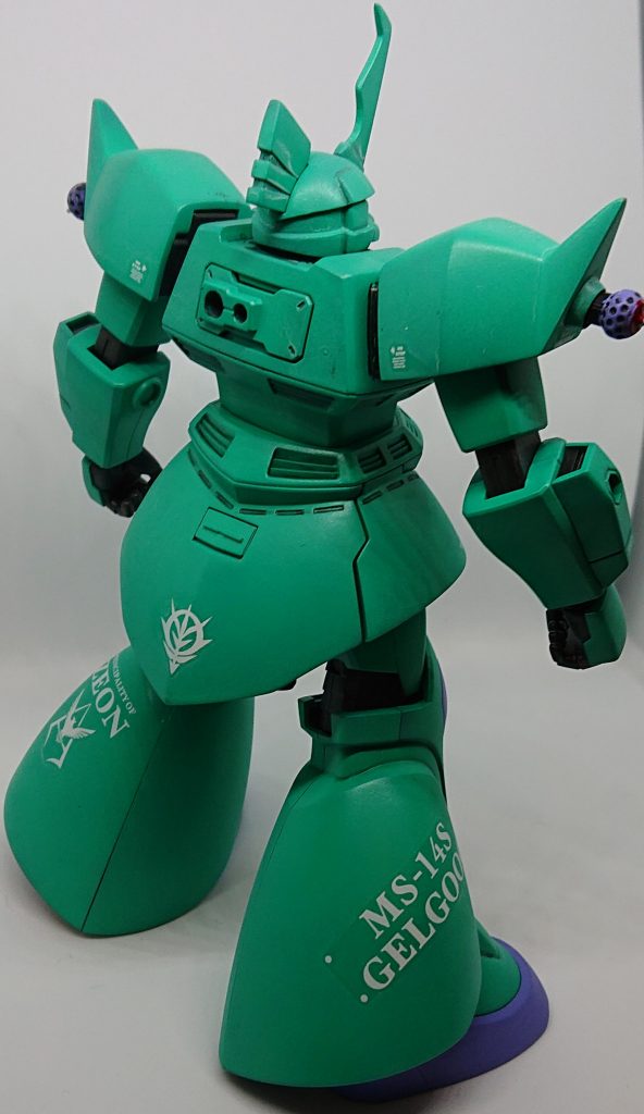 MGゲルググのデカールを使ってみました。これまたスケール違いですがフィットしてると思ってます。