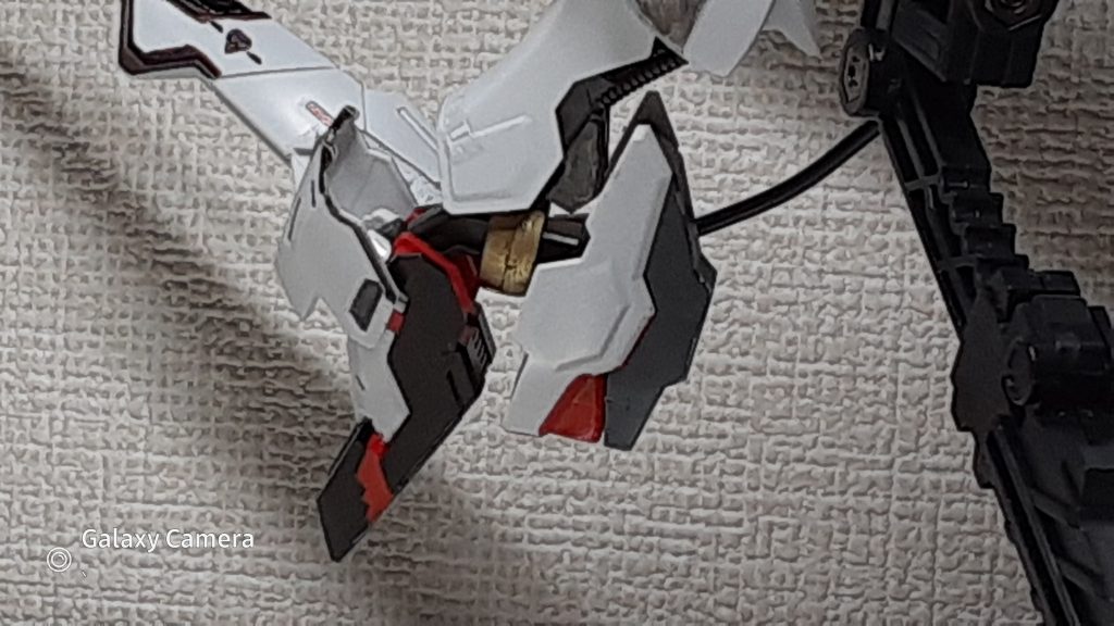 爪も黒赤で色分けしましたジョイントのゴールドも気に入っています