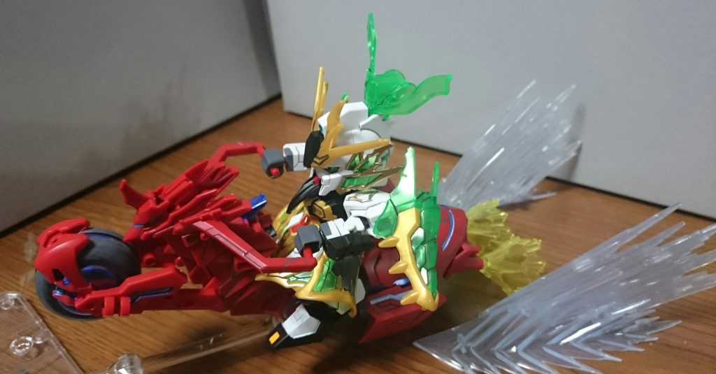 全身の穴や追加パーツのマフラー？先端が3mmなので、色々とミキシングしたりエフェクトを取り付けたりすることも！