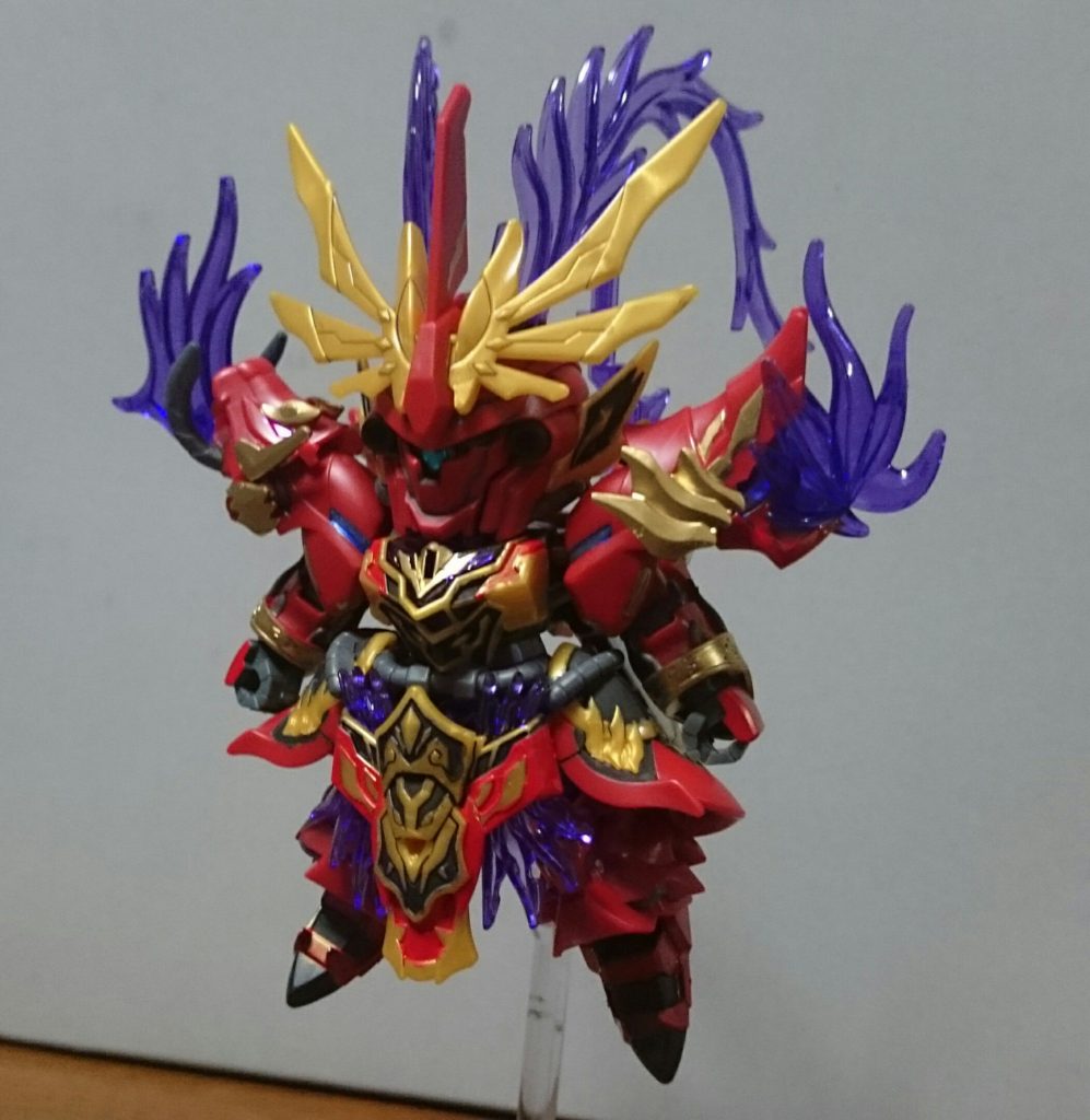 ・呂布シナンジュ「三国伝」ではトールギスが演者だった呂布。今作ではシナンジュが演者スね。頭部の装飾やメモリの紋章が亀であったりと、「三国伝」の呂布トールギスと共通点多め塗装箇所は……たくさん。貂蝉にひけを取らないくらいたくさん。書き記すのもめんどうな程にたくさん。