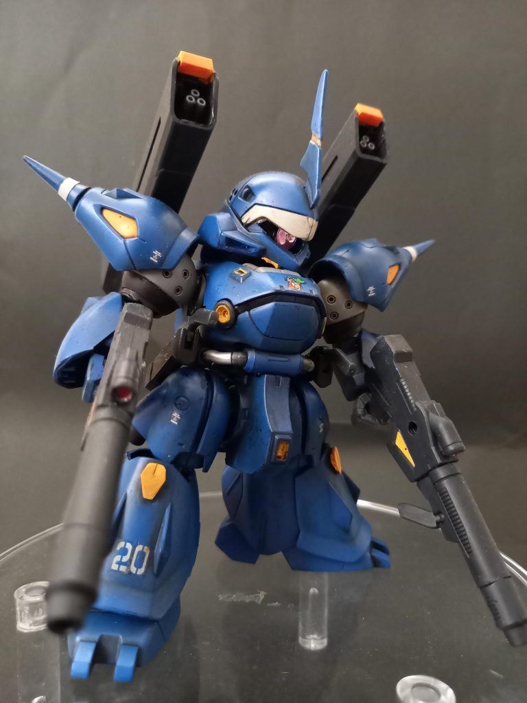 くるっと一周。目は100均のキラキラシール　ボークスのファレホペイントコンテストに出しました。