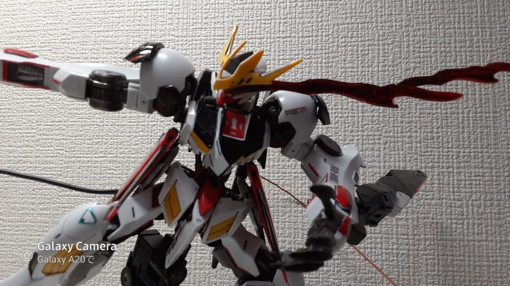 目の炎は黒赤で塗ってグラデーションのようにしました