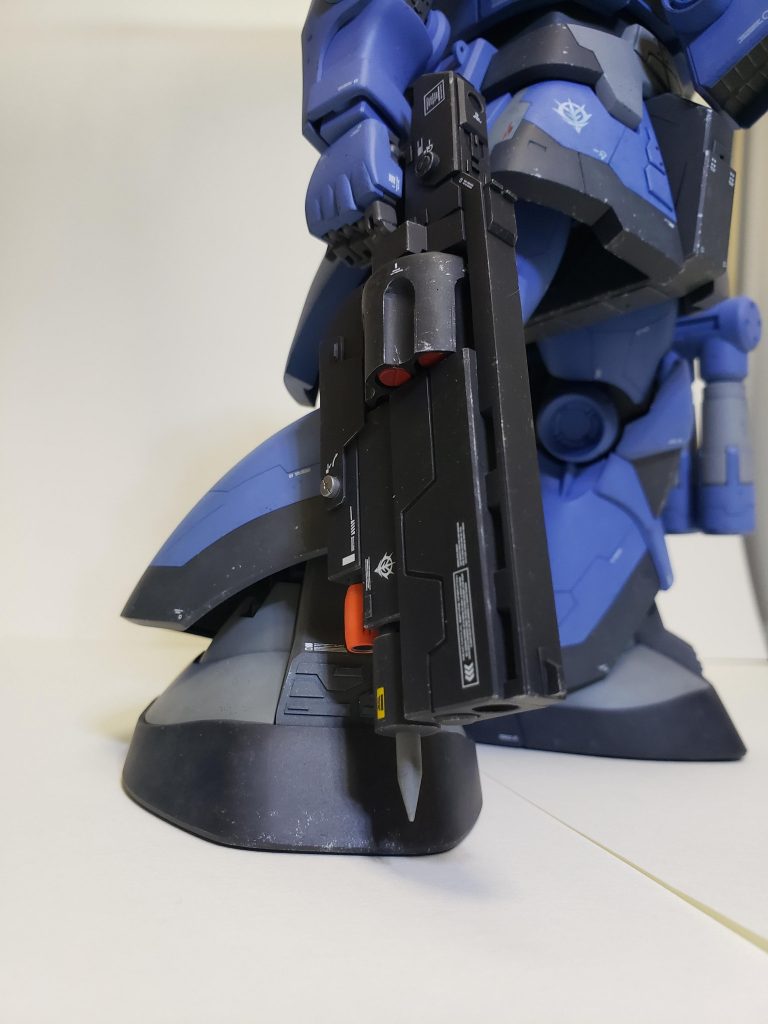 武装①：270㎜ガンランチャーミサイル/魚雷等、数種類の兵器を装填可能