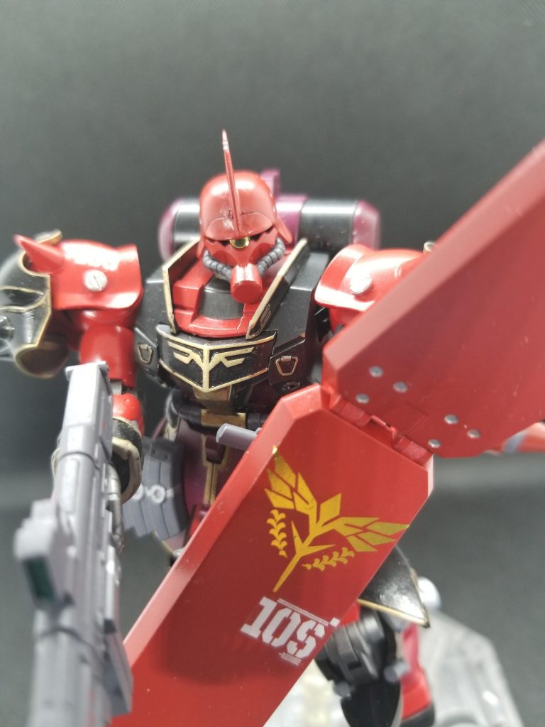 デカールはシナンジュとサザビーのものを使用しています。