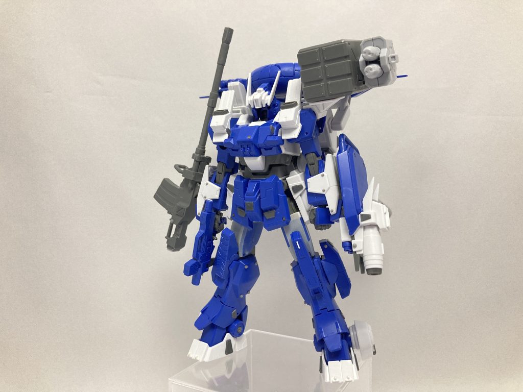 塗装直前。脚の付け根で2.5mm、下腹部で1mm延長。市販パーツのおかげでまぁまぁゴチャっと感出せたのかなと