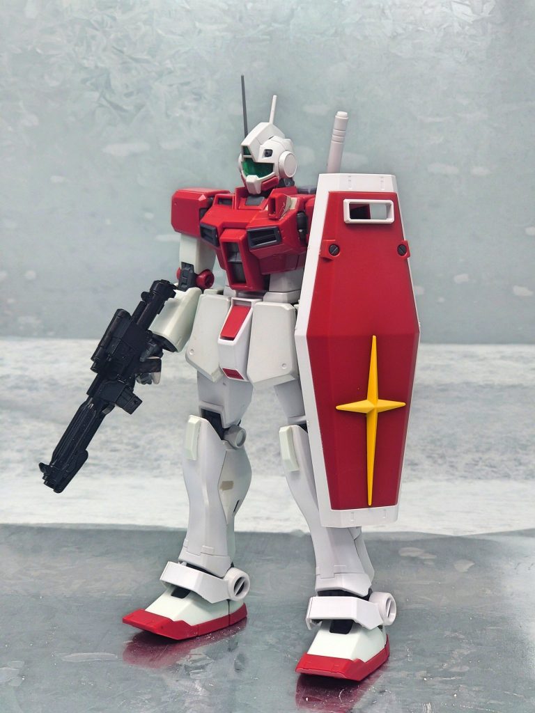 ざっと仮組み、ミキシング検討の段階です。当初の武器は同バンダイのストームトルーパーのスターリングサブマシンガンベースのプロップ改造でした。