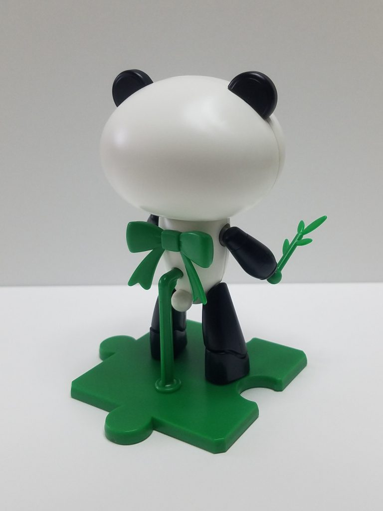 過去作よりパンダッガイです。ゲート処理を丁寧にした素組みとなります。