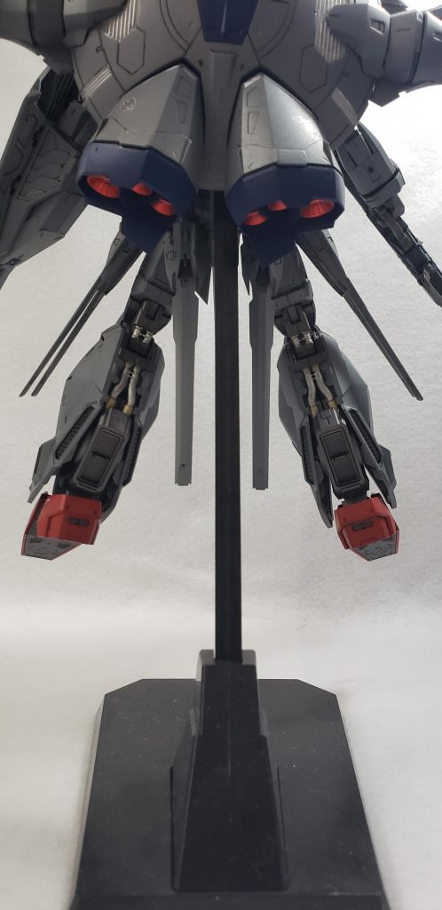 バーニア内部はメタリックレッドにしました。