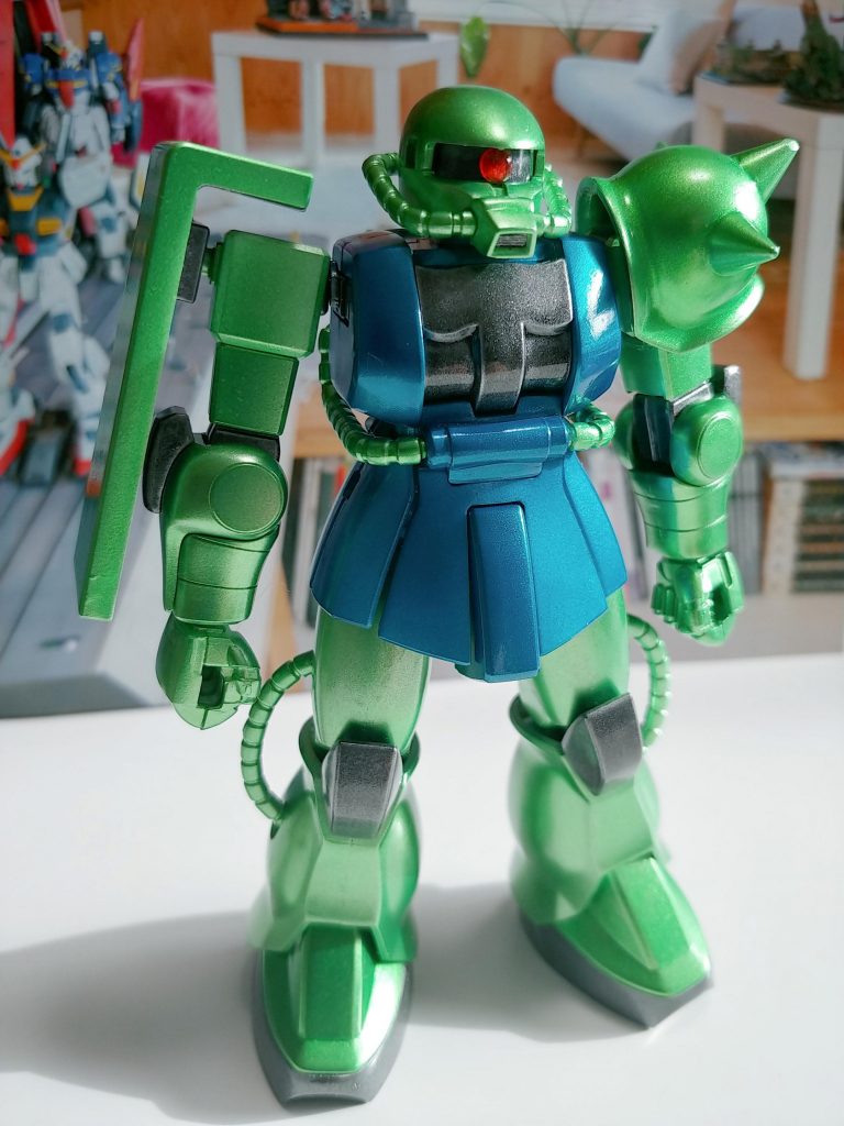 緑はもっと暗めのほうがらしくなったかも