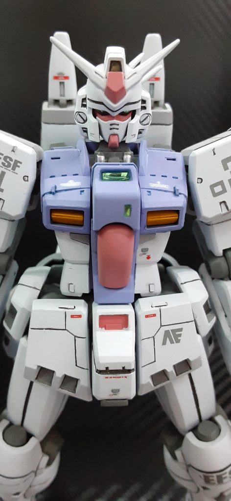 目や、各部センサー類は、ラピーの上にクリアレジンでコートしてます。