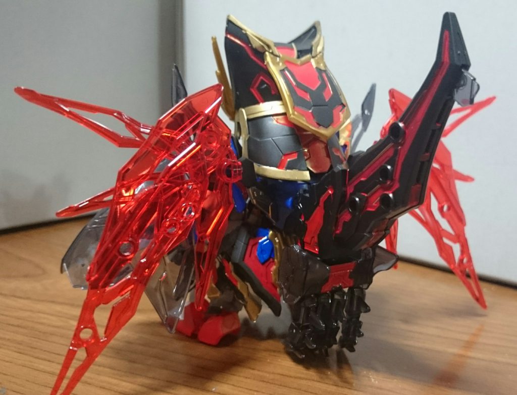 ・背面翼のクリアレッドがきれーっスねあと暗潰冥葬の存在感すごっ