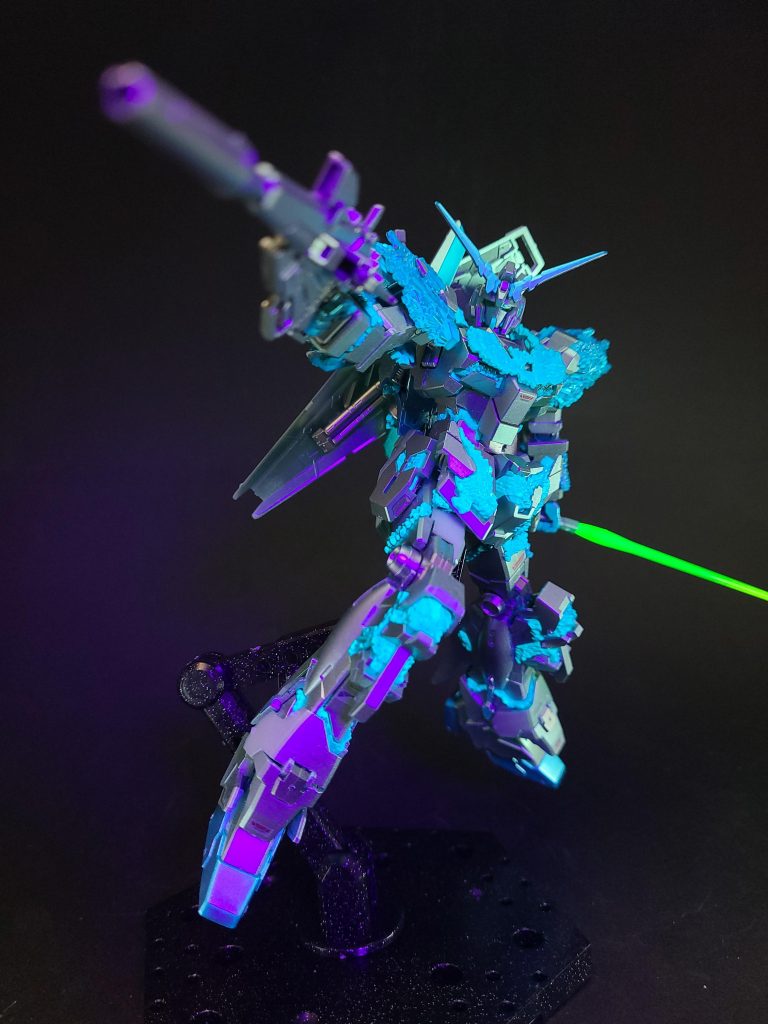 本形態の性能については、資料・媒体で詳細に触れられていないため不明確な部分が大きい。福井晴敏は「あの状態のバナージならば、地球上からすべての軍隊をなくすとか、そういうこともできてしまいます[78]」といったコメントを残している。その他、「結果的にバナージが戻ってきたからよかったですが、あのままユニコーンガンダムと一体化していたら、あの時点で宇宙世紀の物語はおそらく終了になっていたと思うんですね。地球圏の全兵器を使えなくすることもできるし、過去に戻って争いそのものをなくすこともできる。