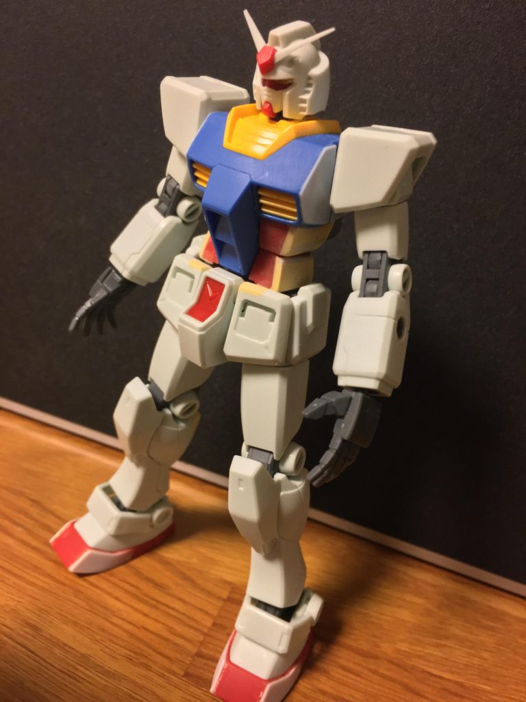 アニメのガンダムに少し寄せる方向で改修、なのでディテール類の追加はしてません