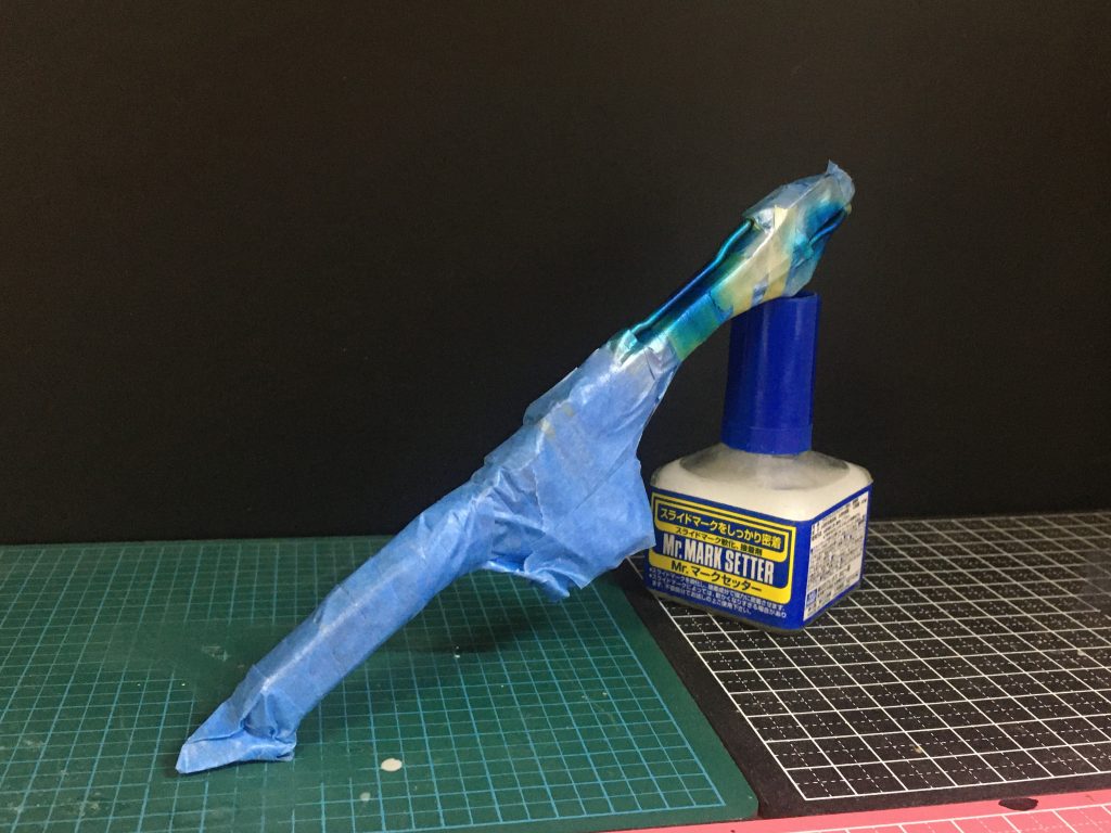 アクセントに武器パイプ部分にブルーキャンディで塗装