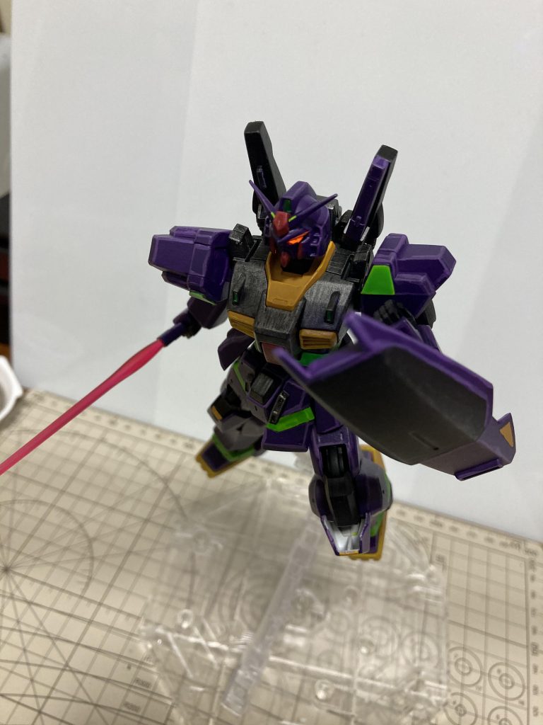 イカしてるけど装甲裏が驚きの白さ