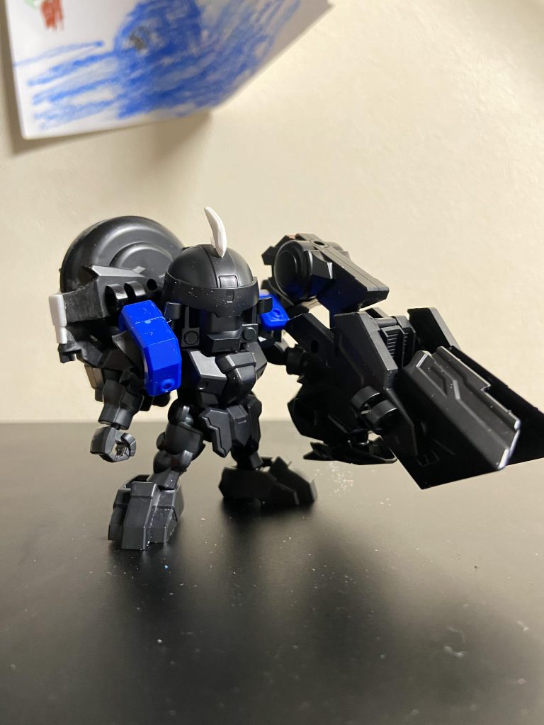 先にこいつがイメージできたので、じゃあタイヤ分けてクラッシュシールドじゃ!となりました。