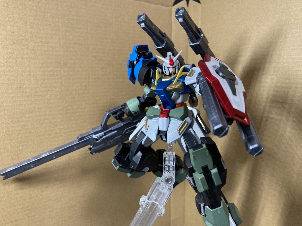 塗装後　デカール前基本的にはガンダムマーカーエアブラシで塗装しました！その後、水性の半光沢トップコートでコーティングし、デカールを貼りに貼りまくりました。デカール迷ったんですが、好き放題貼った結果めっちゃ良くなったので個人的に満足してます！