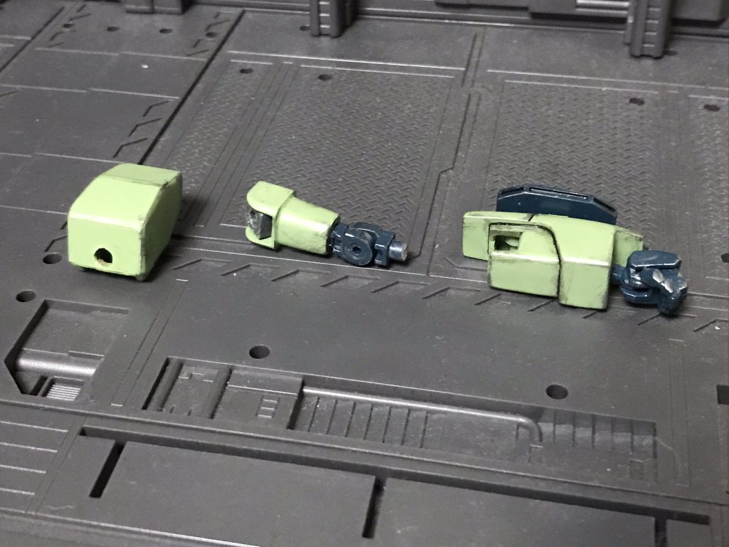 肩周りはポリキャップ、肘関節は市販パーツ、手首はビルドナックル角を移植こちらもお手軽手法