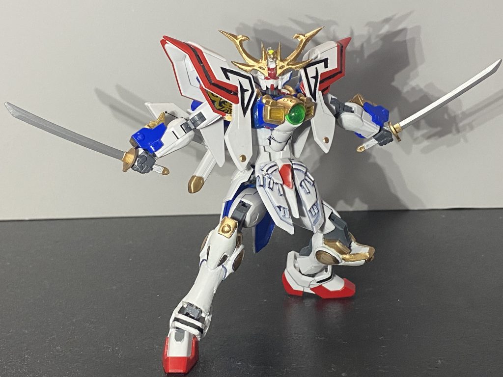 素体はビルドバーニング、スカート部分はゴッドガンダム、装飾は號斗丸を使用腰パーツだけ制作途中に紛失したため、シャイニングブレイクの余剰パーツを使ってちょっとパテりました