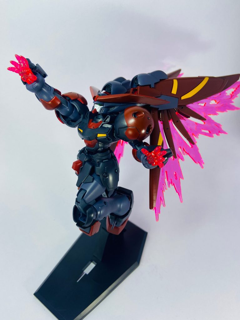 光の翼を展開出来るようにしました。超加速と幻影を使い一気に詰め寄ります。(翼ズレててすみません。)