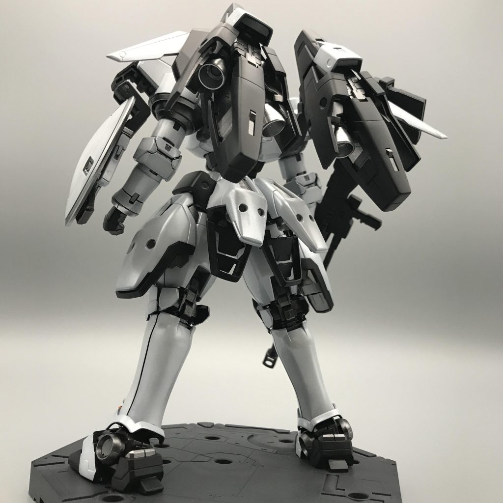 バーニア の中が気になるのでなんか良いのノズルみたいなパーツを探さないと。