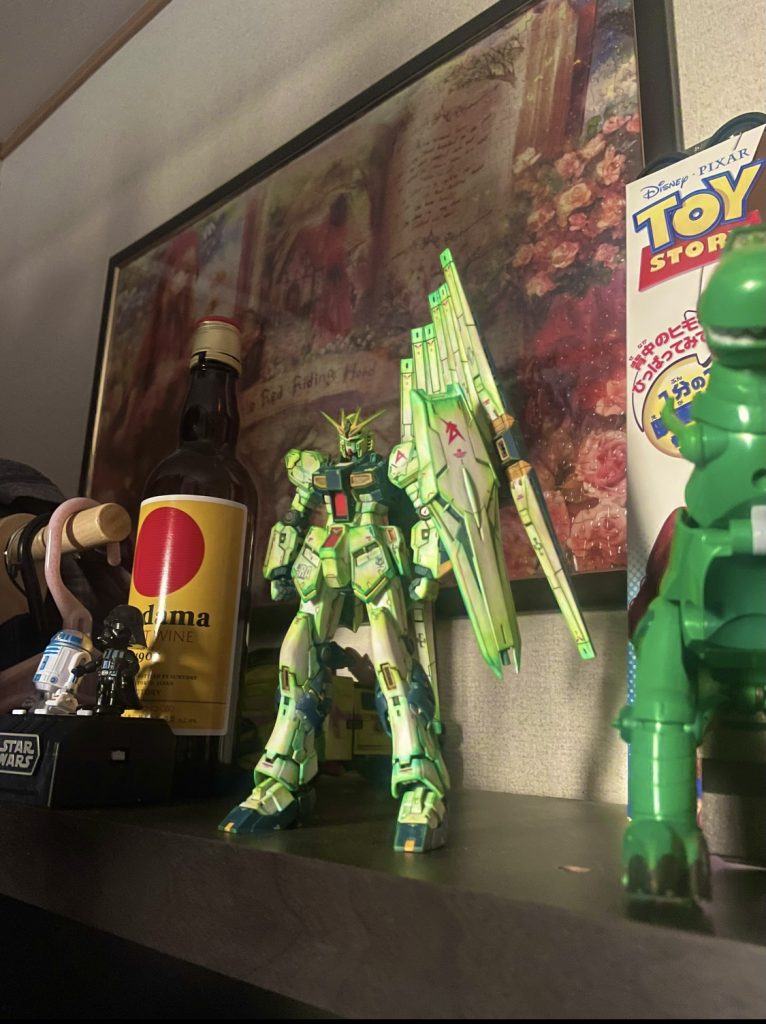 遠目で見れば見るほど、ぼんやり黄緑に彩られ、まるで光っているかの様に見えますので、とても気に入っています。