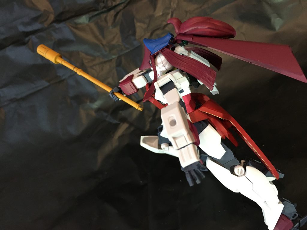 大抵この体勢から遠距離攻撃を発する。炎や氷を操るばかりか、地形を操作したり任意の場所に隕石を落とす事も可能。