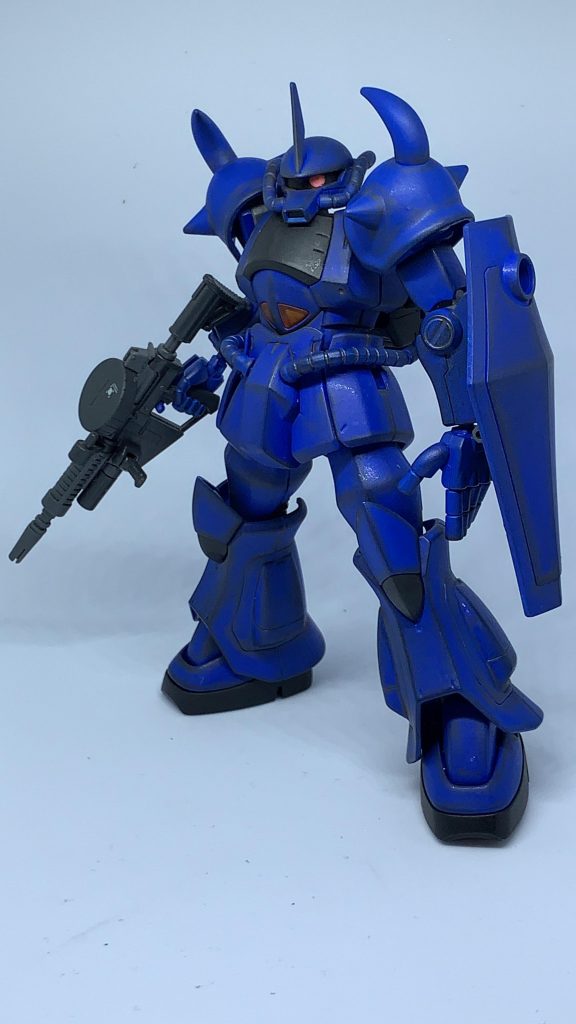 旧HGグフのリスペクトでシステムウェポンセットの後期型ザクマシンガンを使用してます。