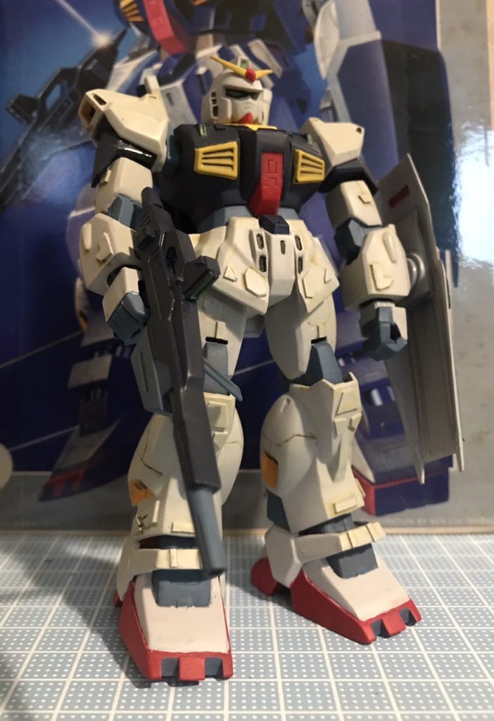 古いキットは仁王立ちが似合います♪実はコックピット周りもボックスアートに合わせてスジボリしているんですが、これ以外の写真ではわからないですね💦